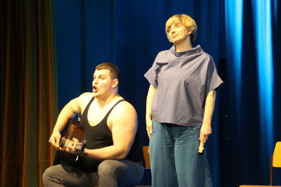 Cabaret „Kad je gusto - samo rijetki" uhvatio publiku u klopku smijeha i promišljanja